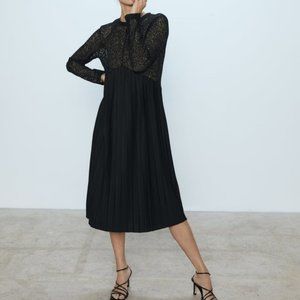 LACE PLEATED DRESS